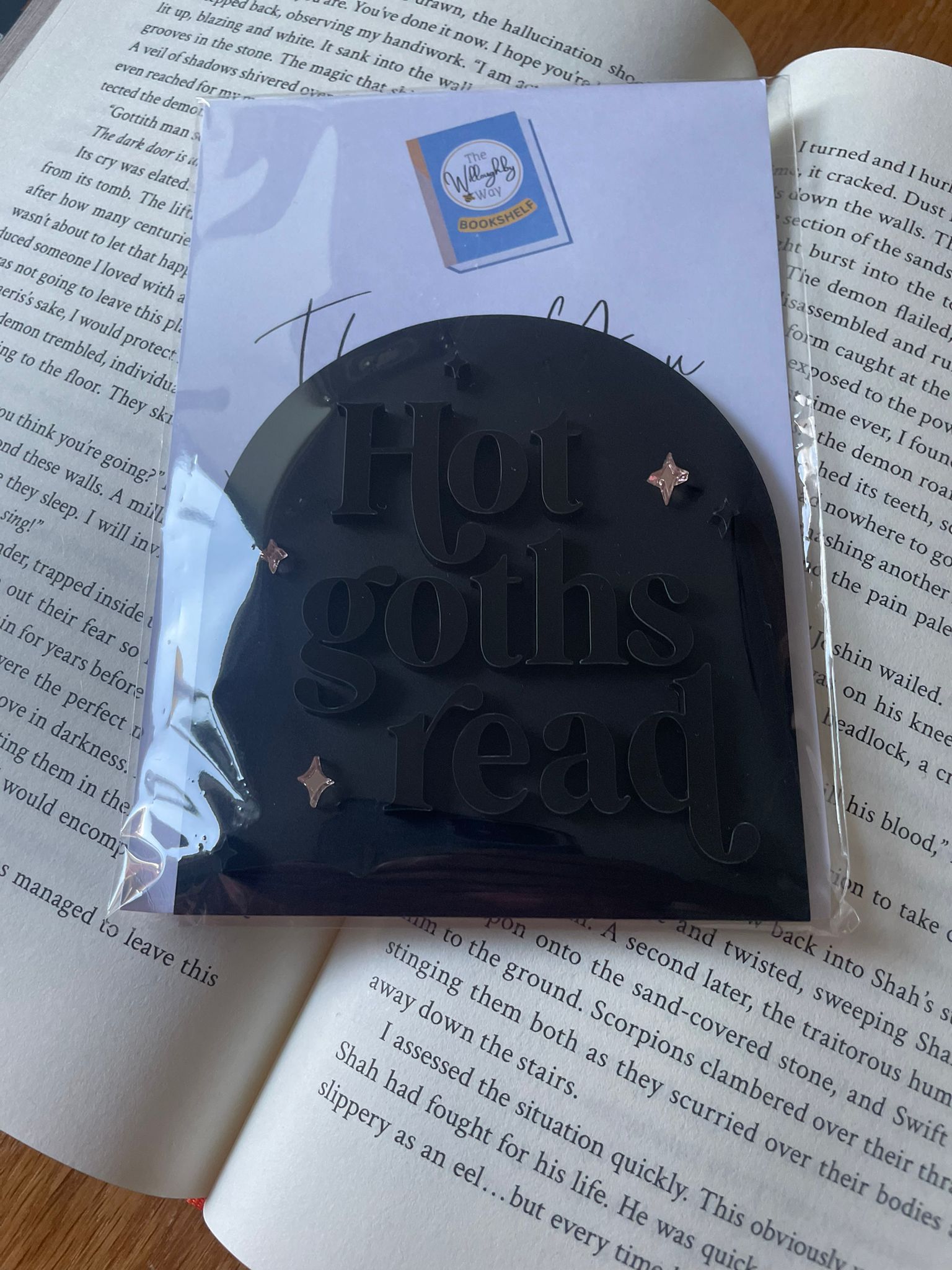 Hot Goths Read Arch - Black
